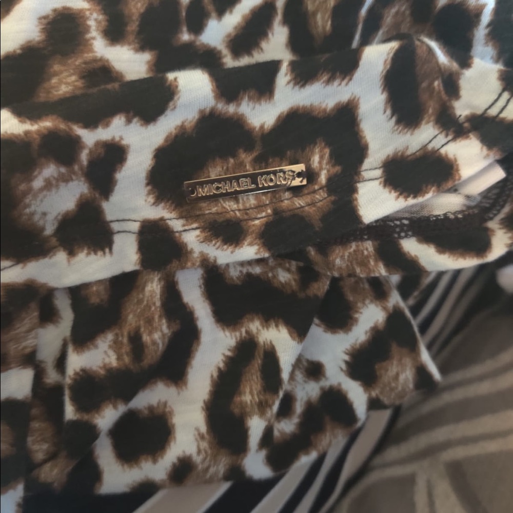 Top - Picture 2 of 5